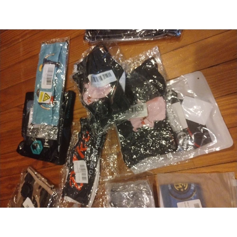 Variety of‎ masks - Picture 3 of 6